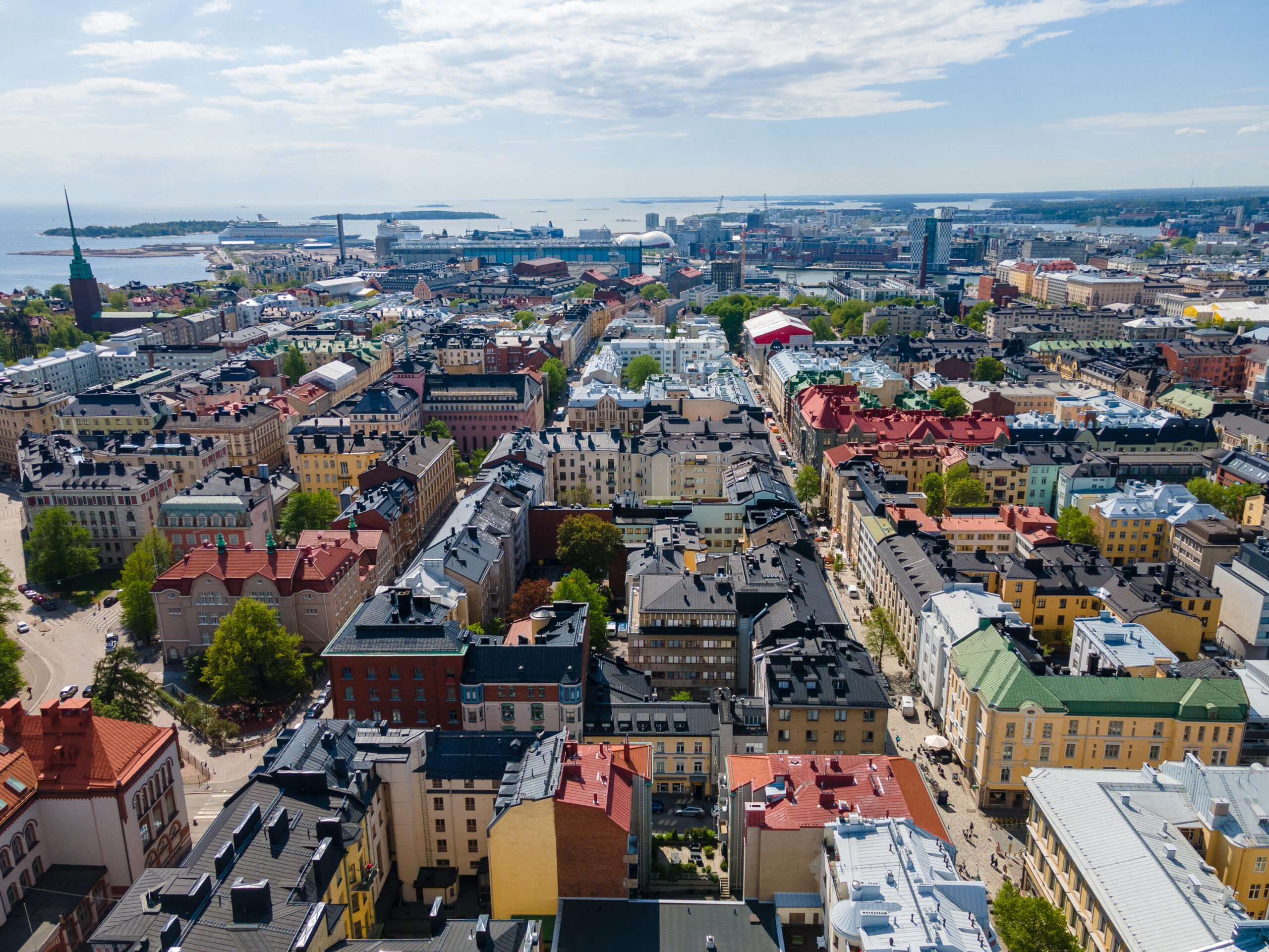 Asuntomarkkinat vilkastuneet viime kevättä enemmän